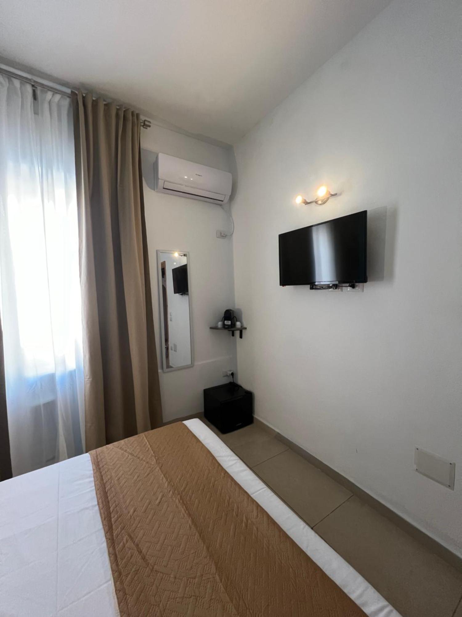 Les Chambres De Francoise Guest House 奧爾比亞 外观 照片