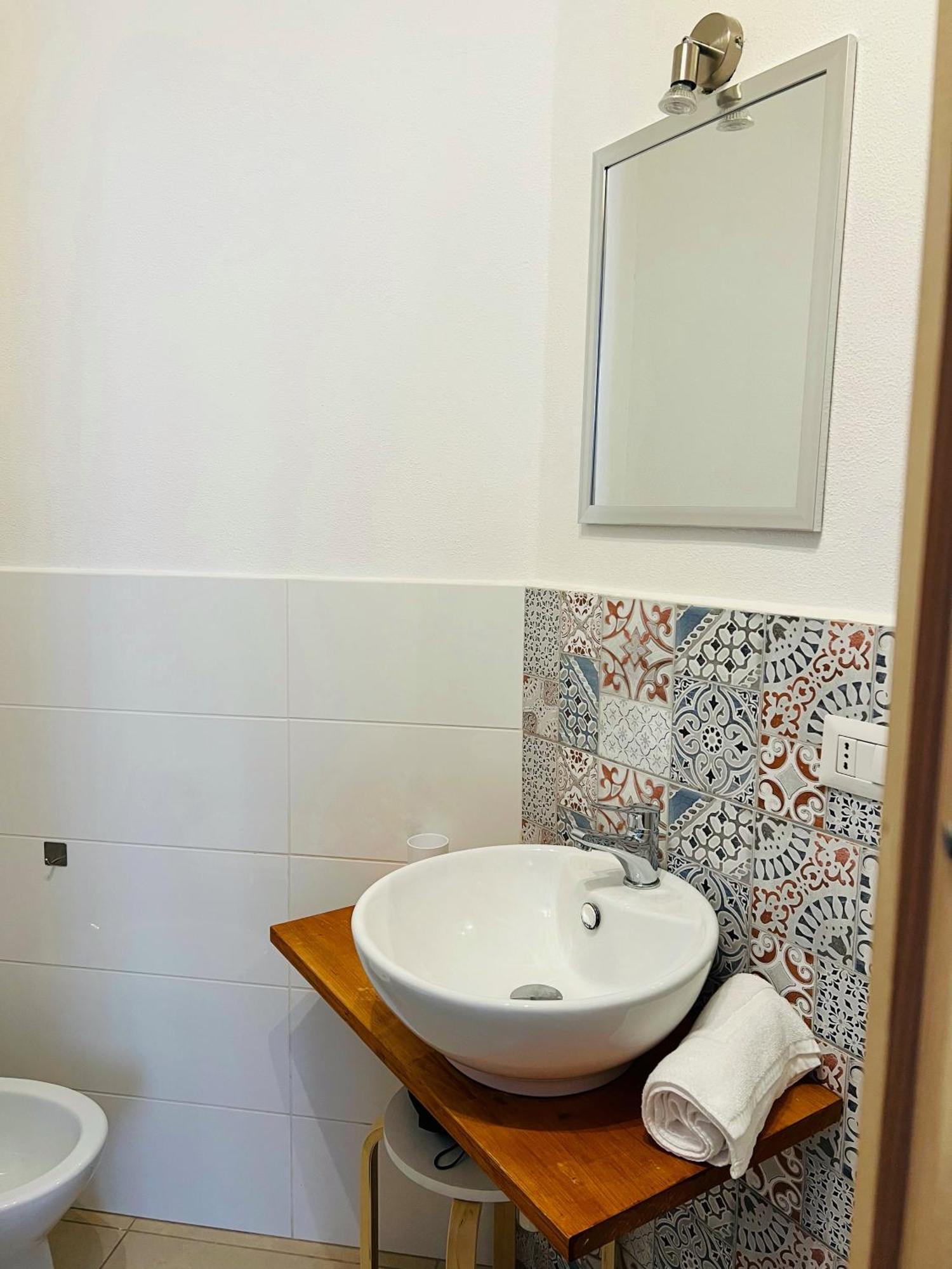 Les Chambres De Francoise Guest House 奧爾比亞 外观 照片