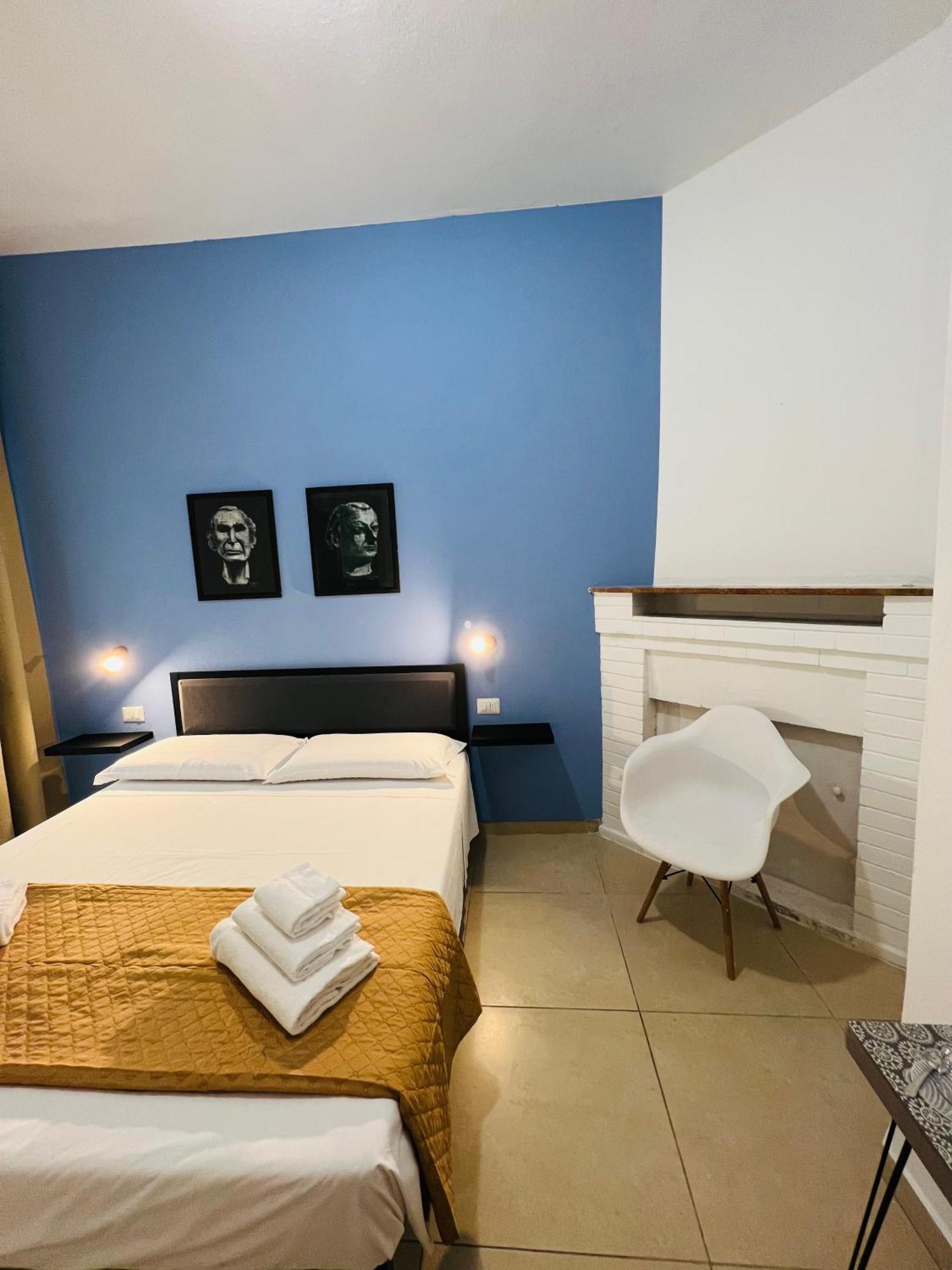 Les Chambres De Francoise Guest House 奧爾比亞 外观 照片
