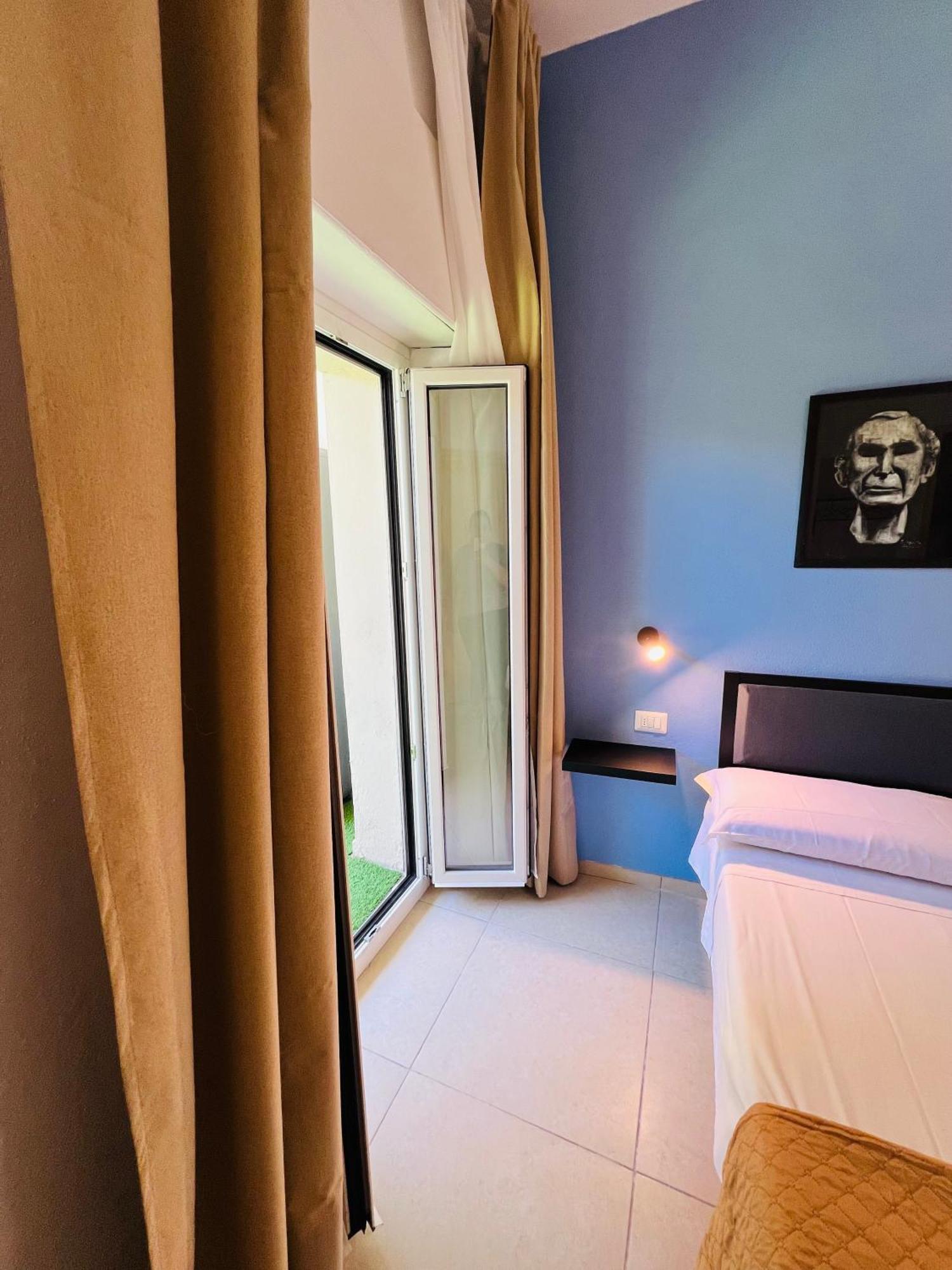Les Chambres De Francoise Guest House 奧爾比亞 外观 照片