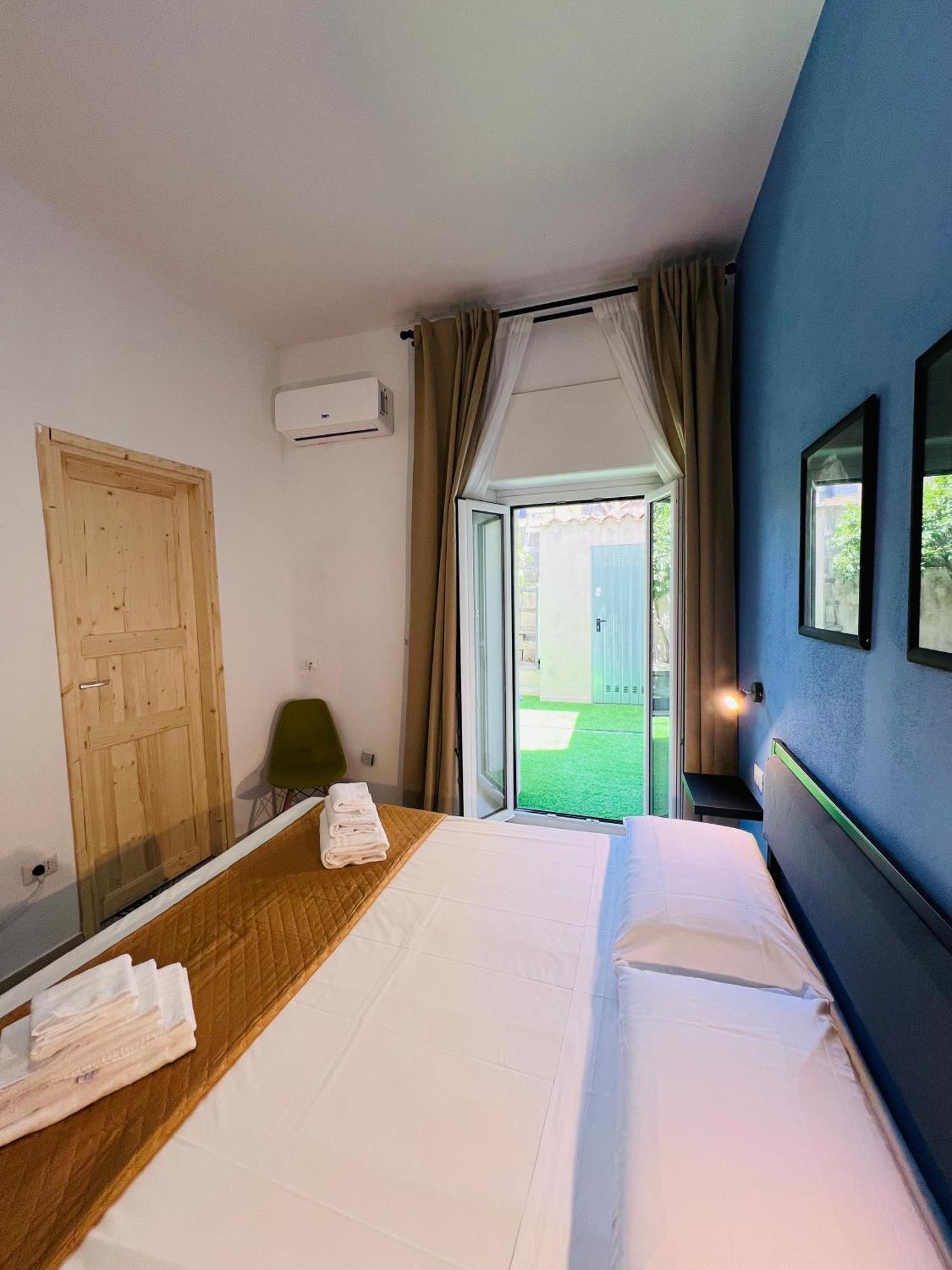 Les Chambres De Francoise Guest House 奧爾比亞 外观 照片