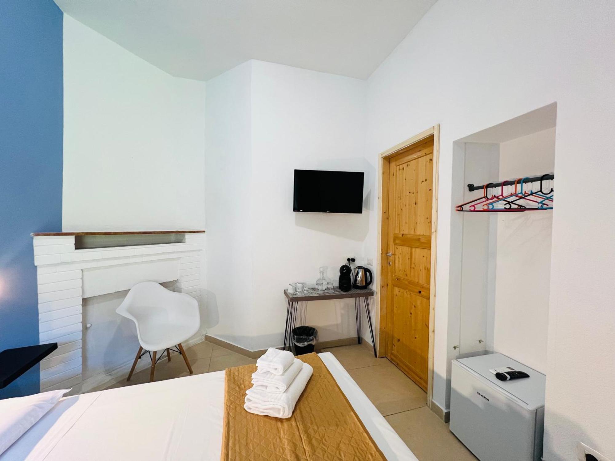 Les Chambres De Francoise Guest House 奧爾比亞 外观 照片
