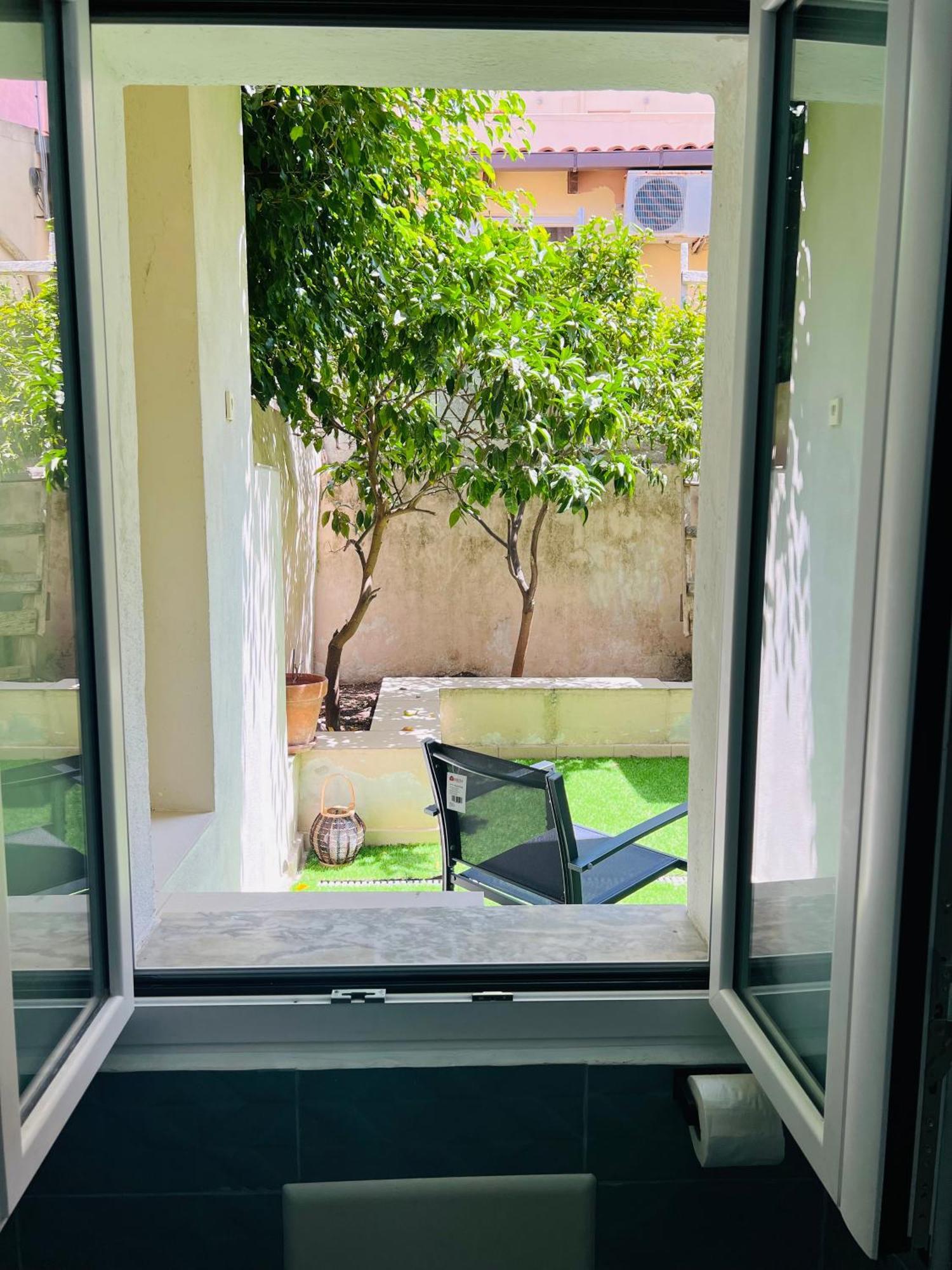 Les Chambres De Francoise Guest House 奧爾比亞 外观 照片
