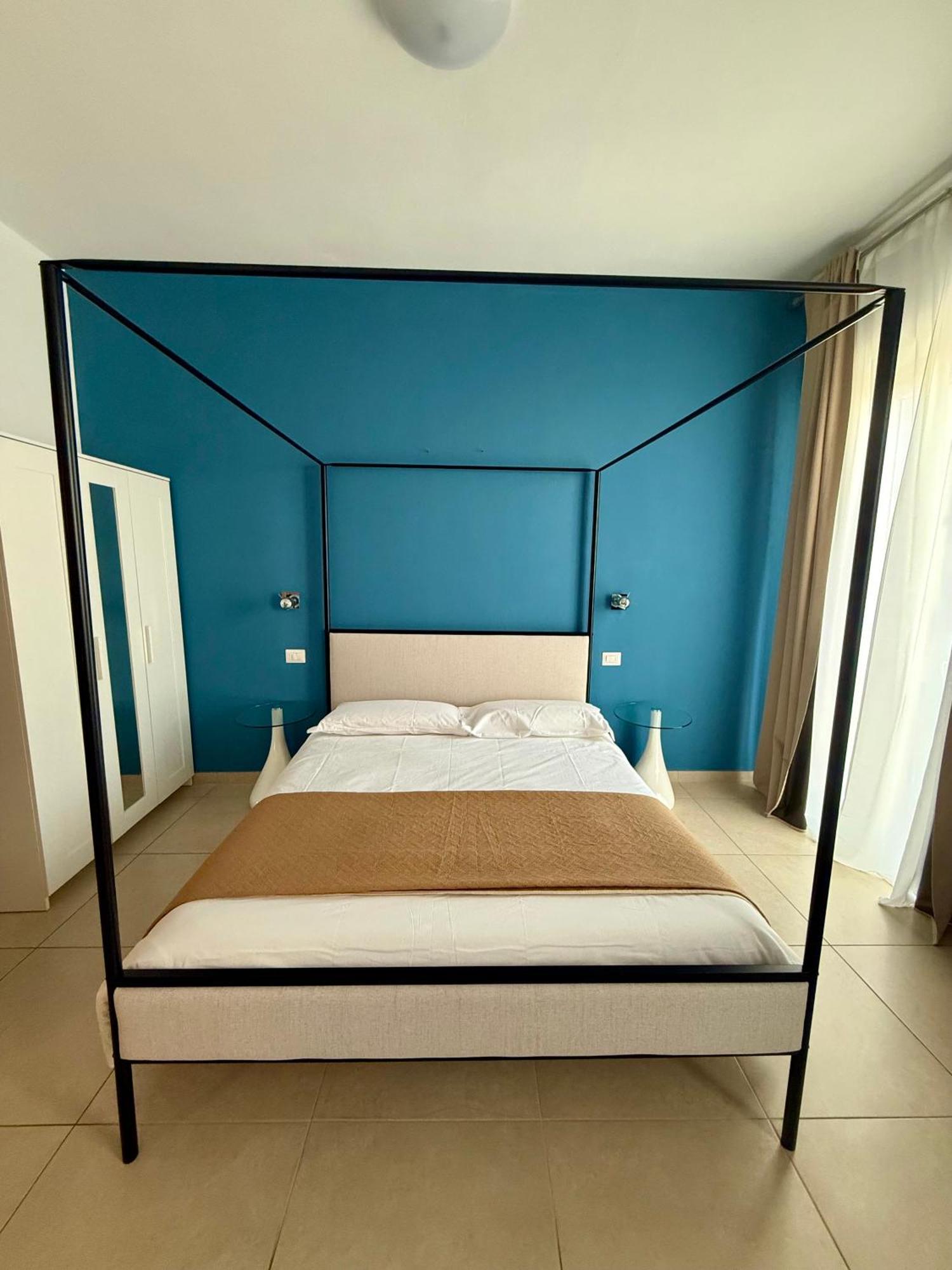 Les Chambres De Francoise Guest House 奧爾比亞 外观 照片