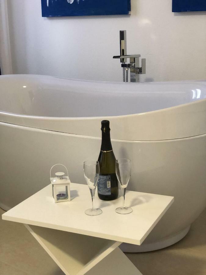 Les Chambres De Francoise Guest House 奧爾比亞 外观 照片
